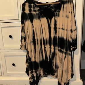 fab'rik Black and Tan Tie-Dye Blouse